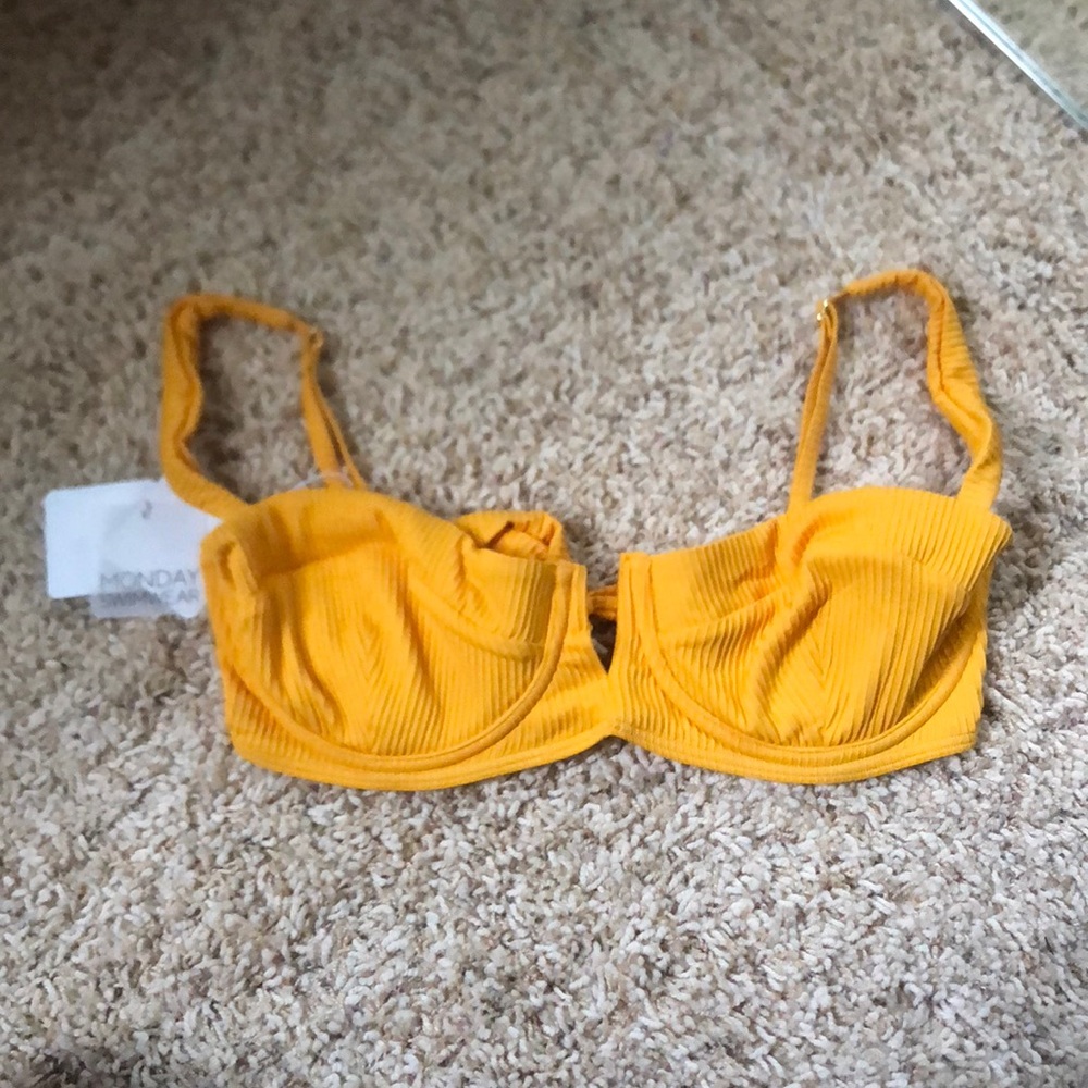 Monday Swimwear Clovelly top,  NWT